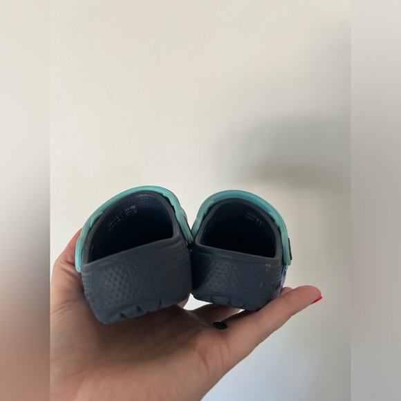 Crocs light up shark clogs - Picture 4 of 6